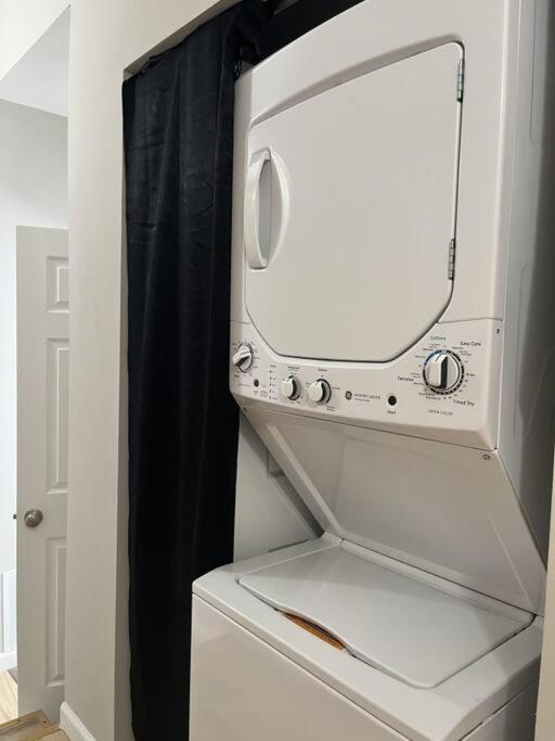 Breeze On Monmouth Apartment Нюпорт Екстериор снимка